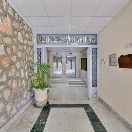 Sol Y Mar * ماربيا